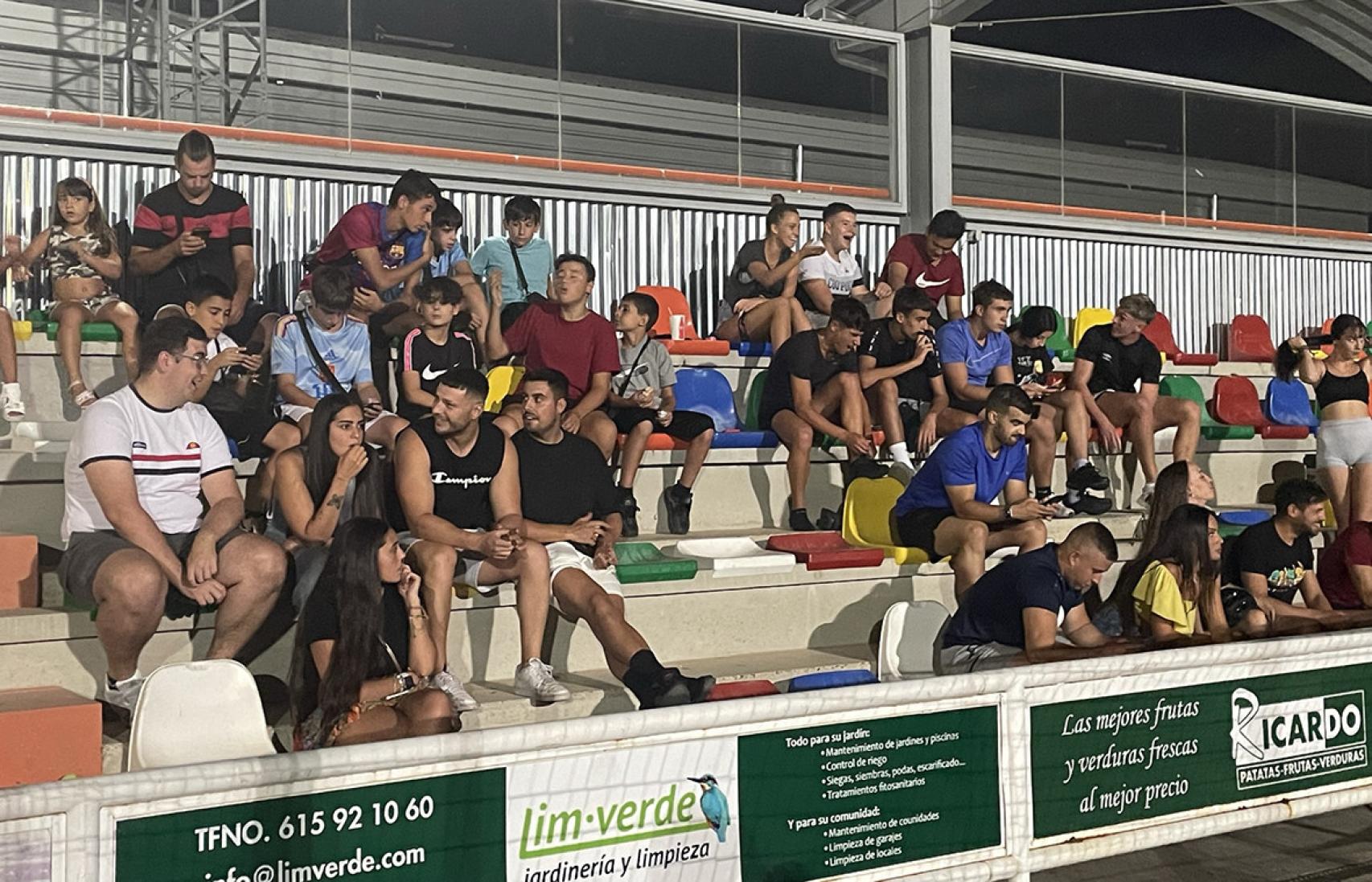 Espectadores de la última actividad de la Semana de la Juventud de Carbajosa de la Sagrada