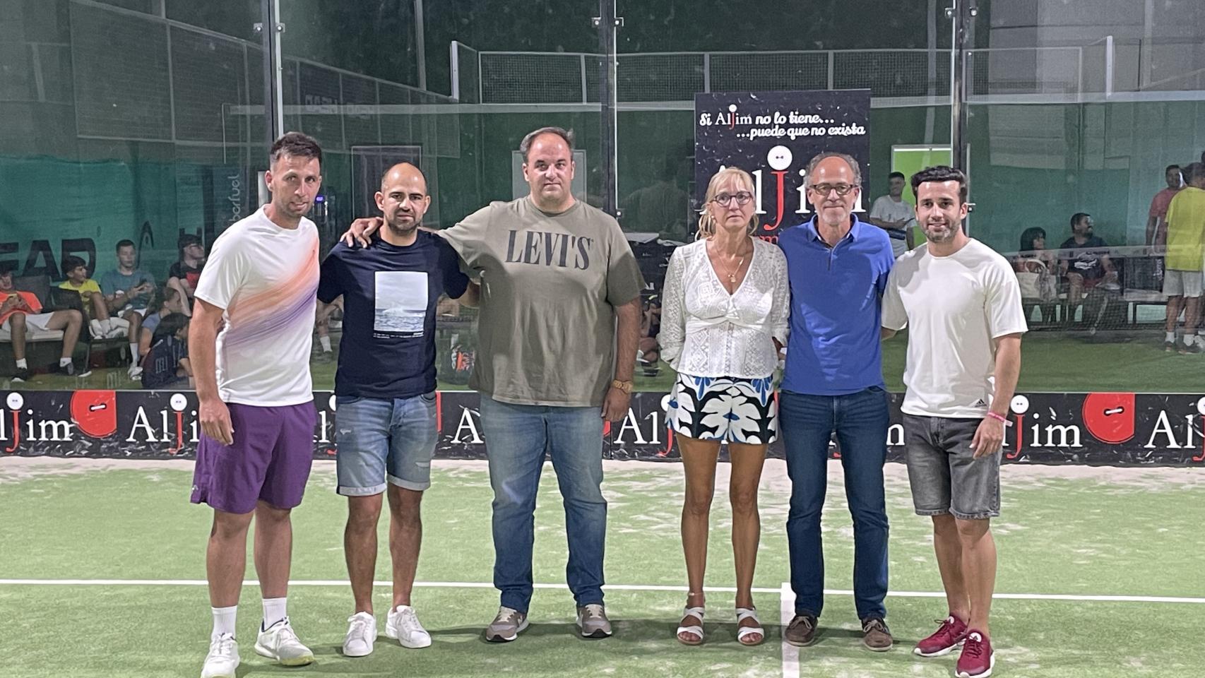 Las pistas municipales de pádel han acogido un clinic y un torneo de exhibición con la presencia de jugadores World Padel Tour