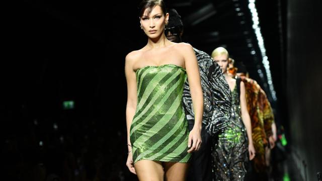 Desfile de Versace en la pasarela de Milán.