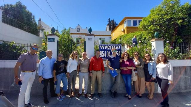 Participantes en un safari inmobiliario en Sevilla