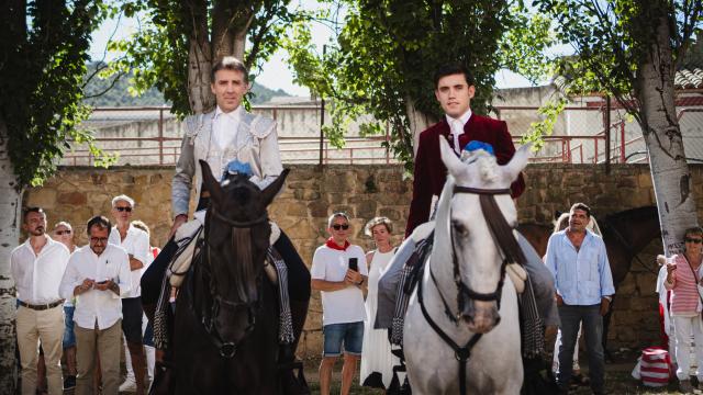 Los rejoneadores Pablo y Hermoso de Mendoza y su hijo, Guillermo .