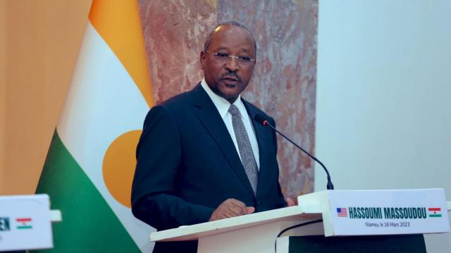 El ministro de Exteriores de Níger, Hassoumi Massoudou, en una reunión con Estados Unidos