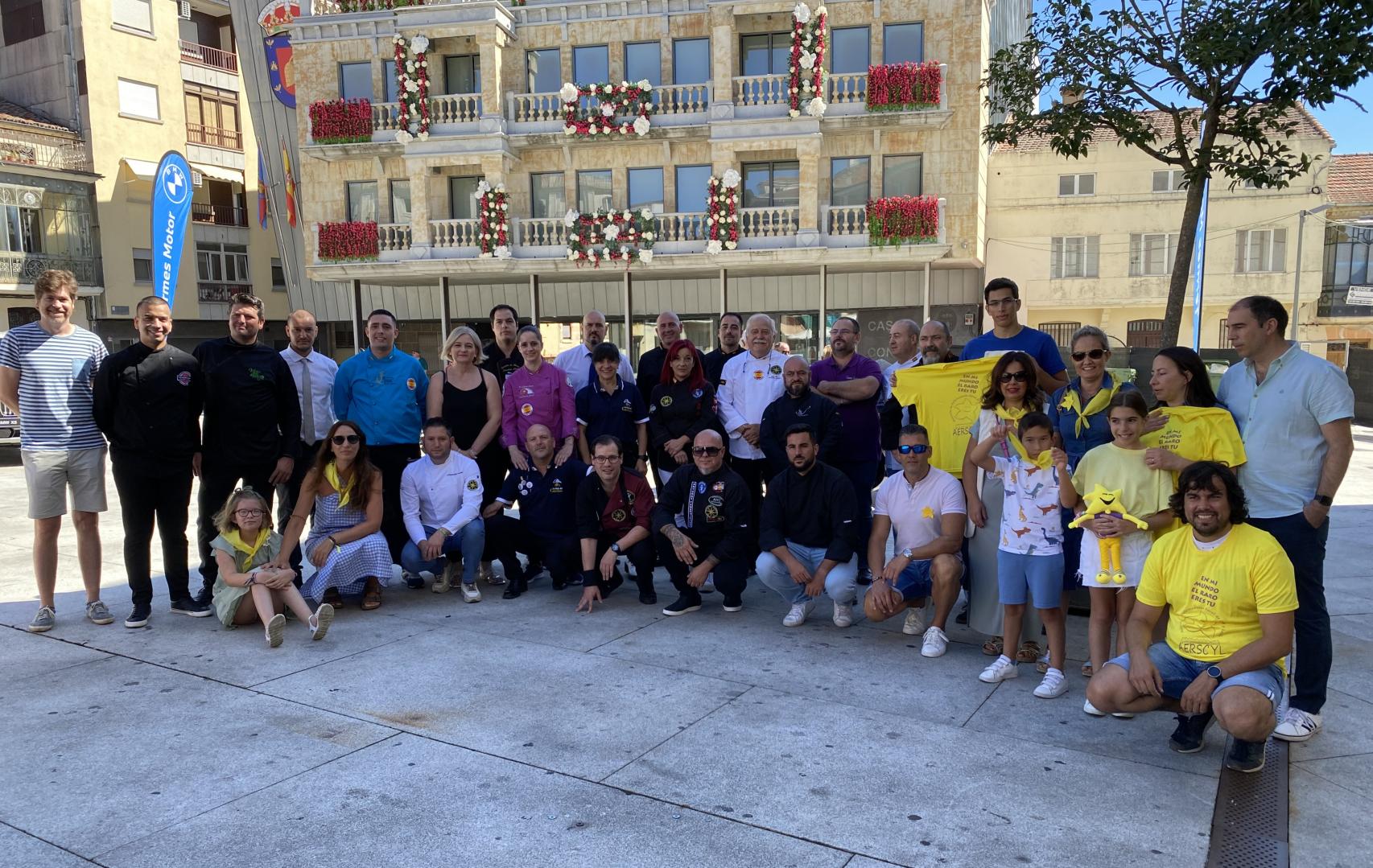 Foto de grupo en el I Encuentro de Cortadores de Jamón de Guijuelo