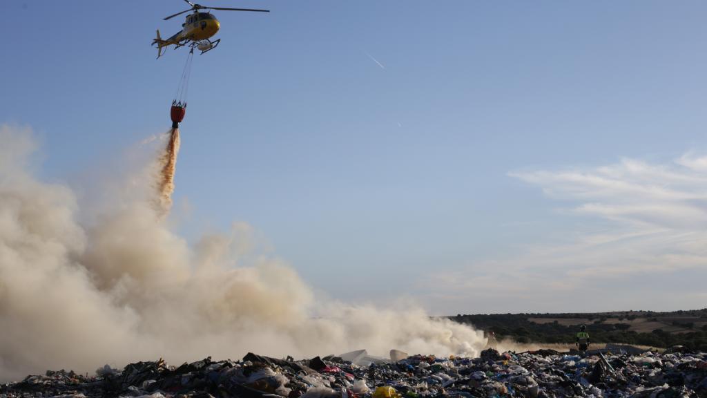 Incendio en el vertedero de Zamora