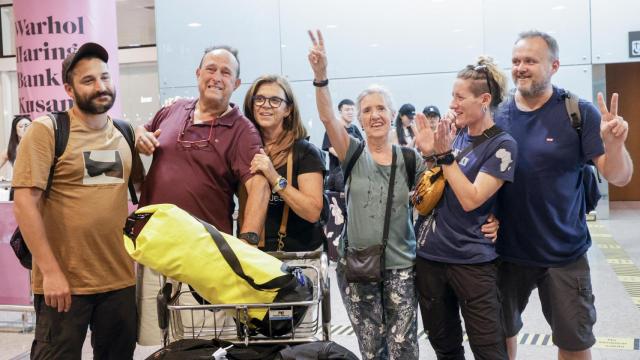 Tuiristas atrapados en Etiopía llegan a Barcelona.