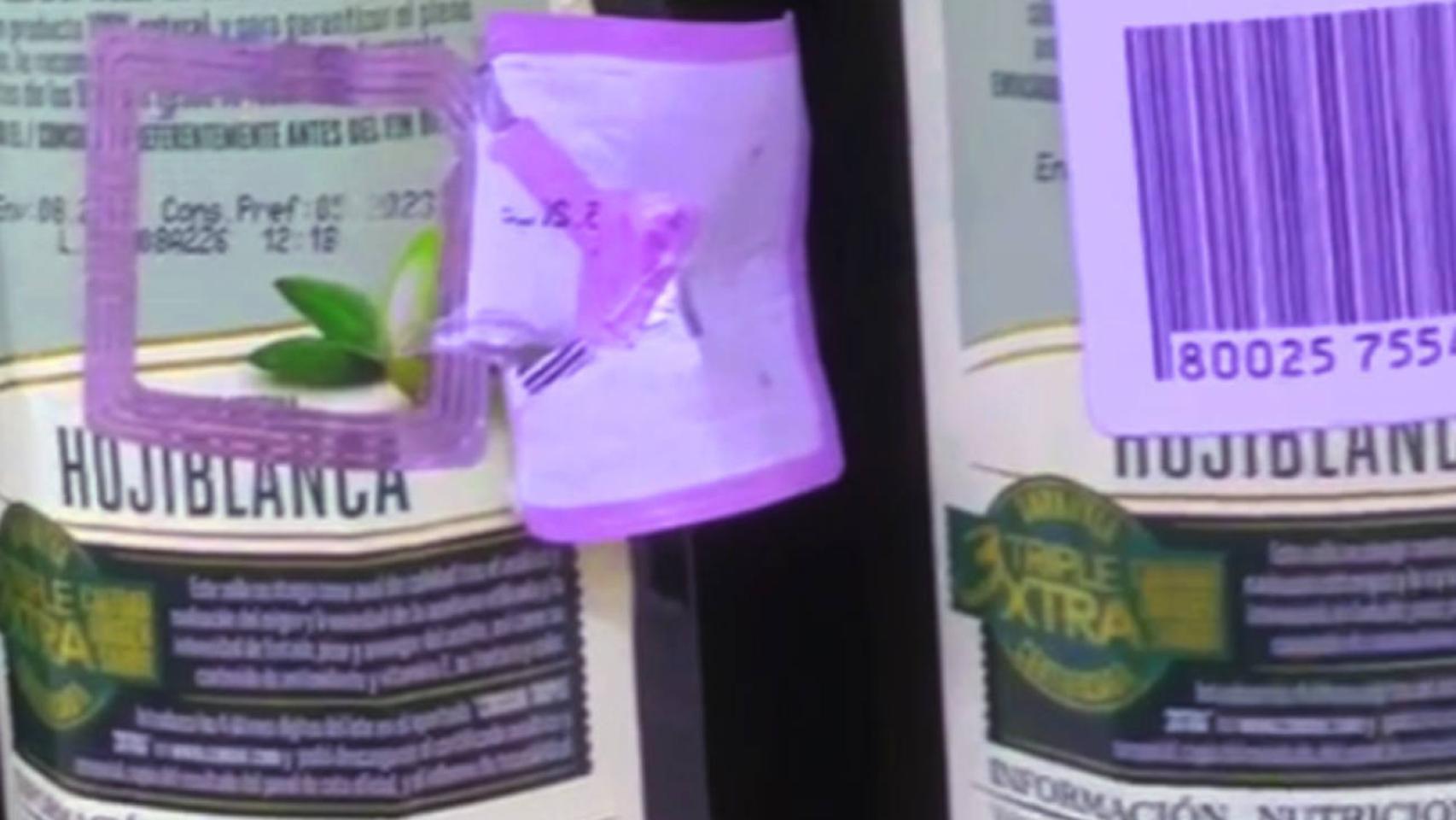 Detalle de las botellas de aceite