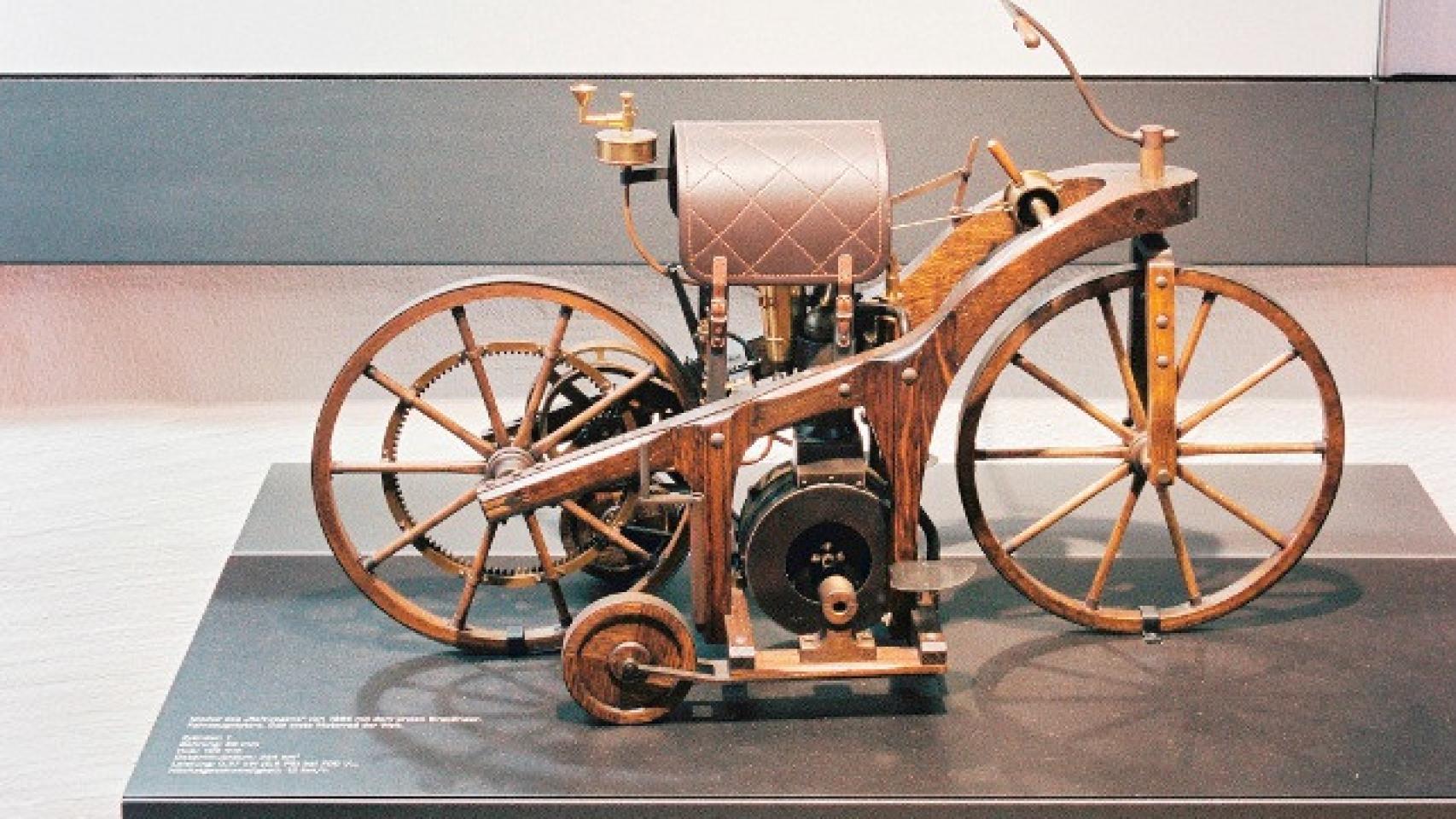 La primera motocicleta.