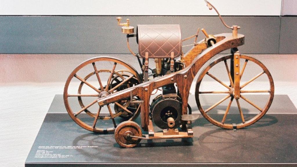 La primera motocicleta.