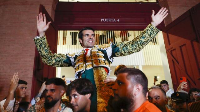 Emilio de Justo, invencible y arrollador, abre la puerta grande de La Malagueta.