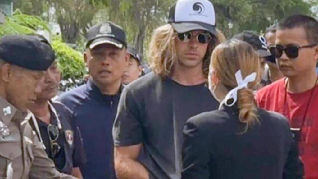 Daniel Sancho, con la Policía de Tailandia.