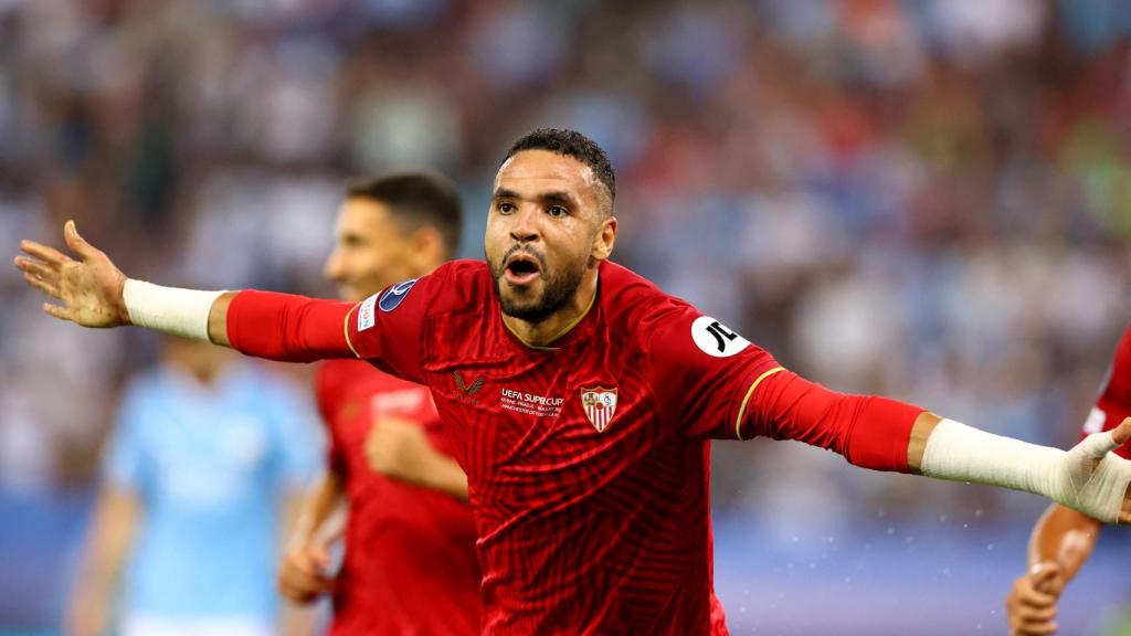 En-Nesyri celebra el gol en la Supercopa de Europa.