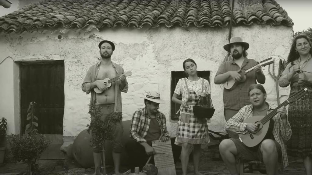 El grupo musical Pachasco en el videoclip de una de sus canciones. You Tube