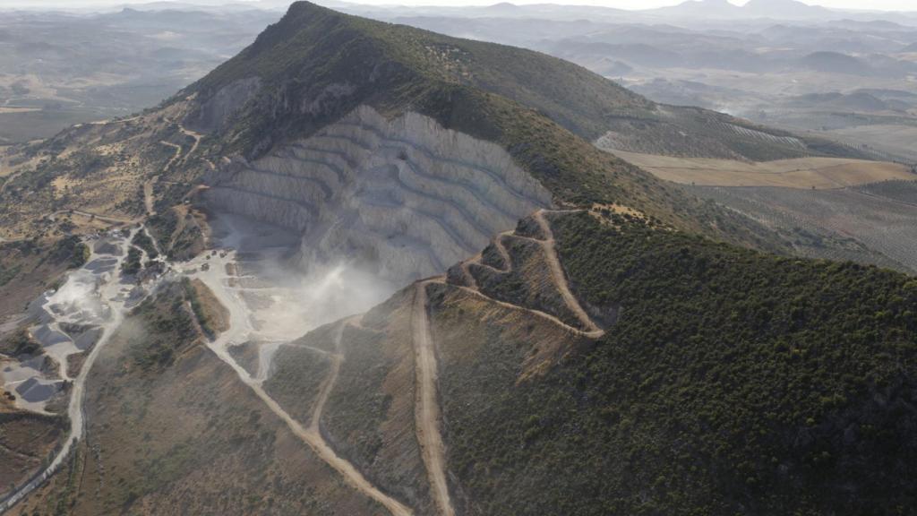 Mina de cal en la Sierra de Espartero.