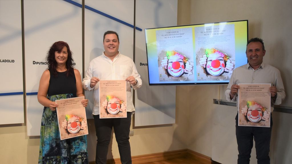 Asunción Bautista, técnica de Cultura; junto al diputado de Familia e Igualdad, Acción Social y Centros Asistenciales, Alfonso Romo y el alcalde de Cigales Jaime Rodríguez