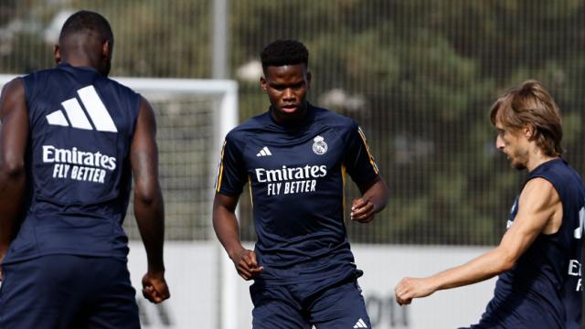 Marvel entrenando con el primer equipo del Real Madrid