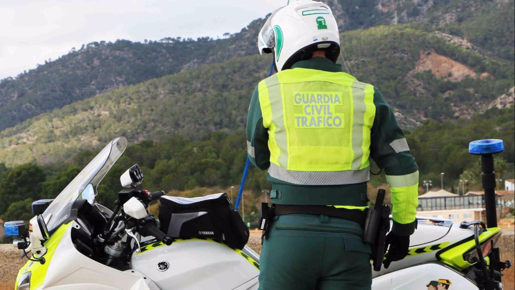 Un agente de la Guardia Civil de Tráfico en una imagen de archivo.