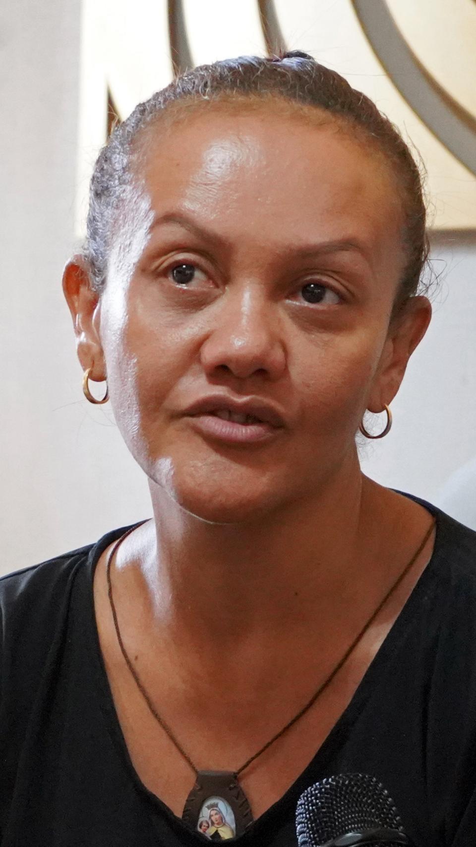 Darling Arrieta, hermana de Edwin, en una comparecencia pública.