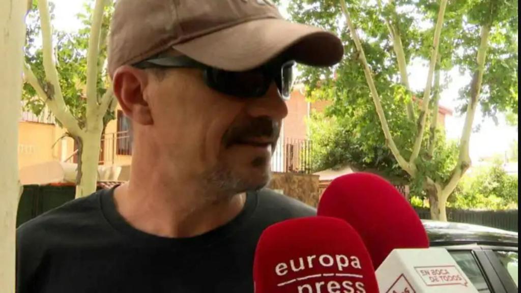 Rodrigo Sancho atiende a la prensa.