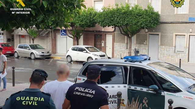 El detenido por la Guardia Civil.
