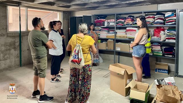 Reparto del material solidario en Benavente