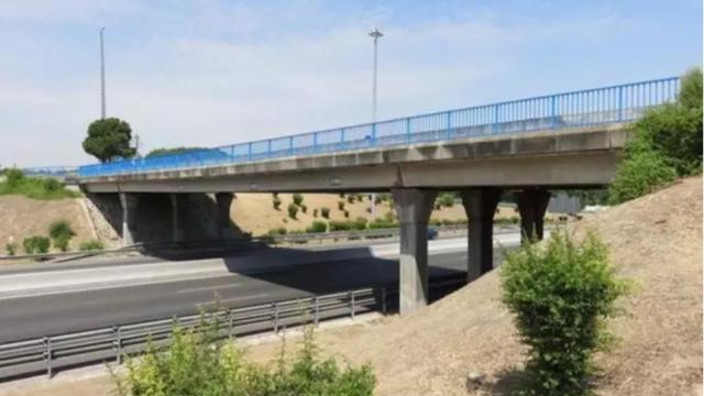 Puente de acceso al Palacio de La Moncloa sobre la M-30.