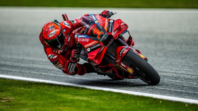 El italiano Pecco Bagnaia traza un viraje en el Red Bull Ring de Spielberg.