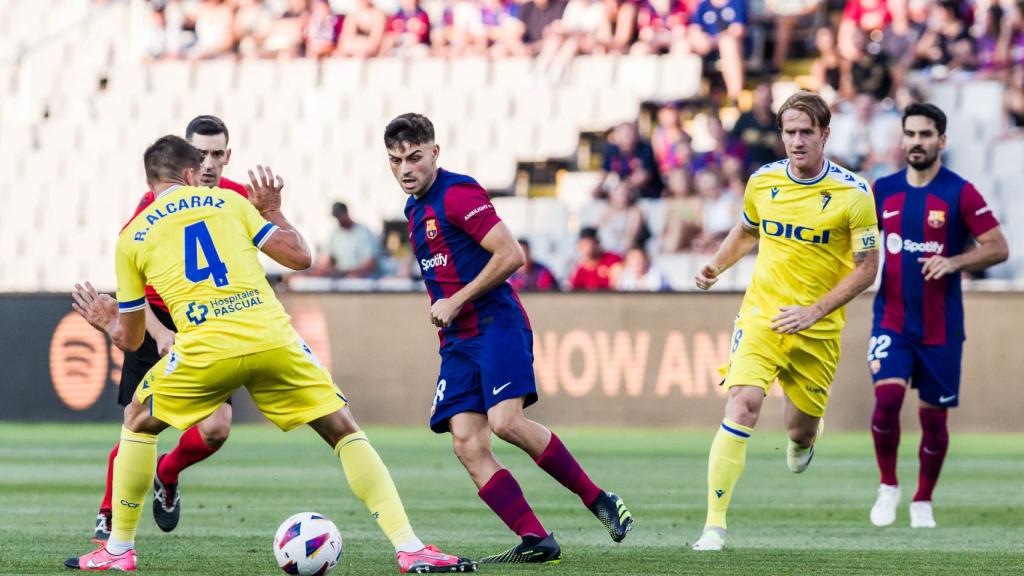 Pedri, autor del gol, durante el encuentro ante el Cádiz.