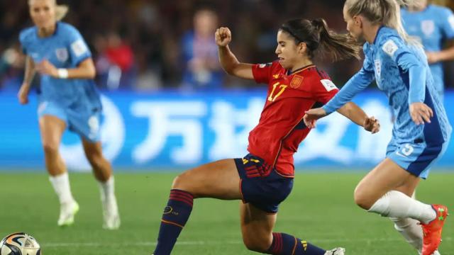 Alba Redondo durante un lance de la final.