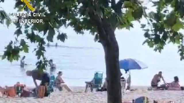 Un hombre detenido en Boiro por 14 hurtos en playas