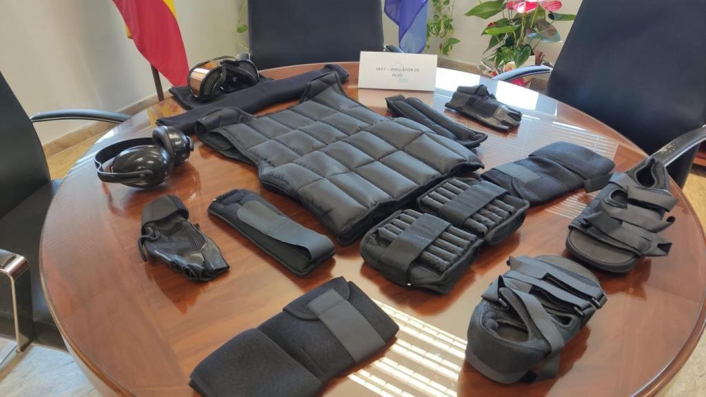 Todas las piezas que conforman el traje.