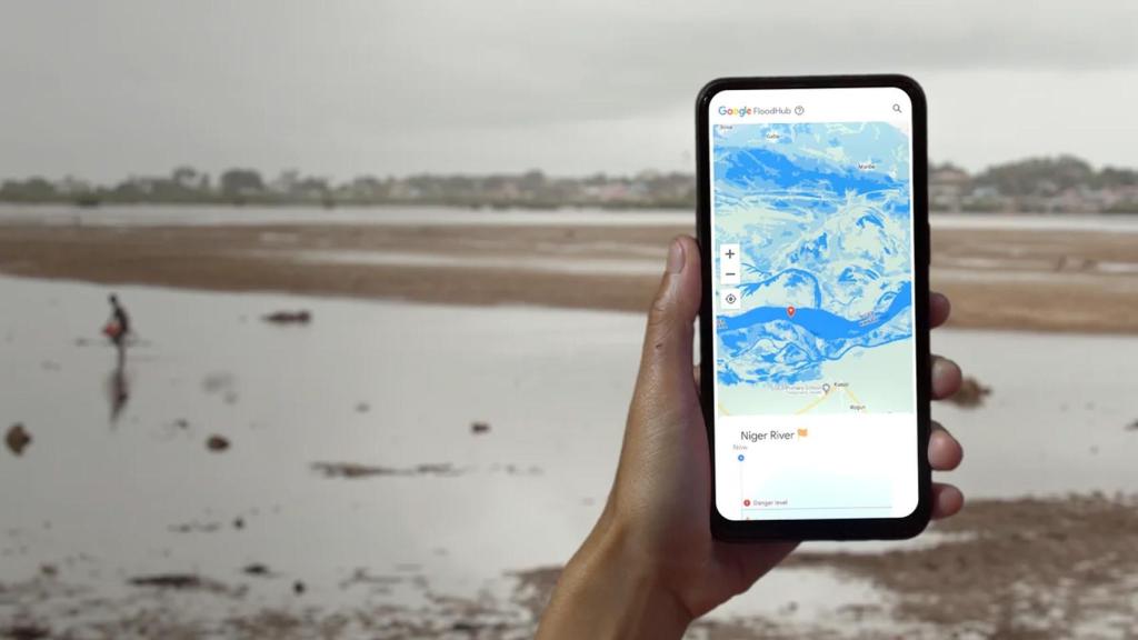 Google Flood Hub en un móvil Pixel.