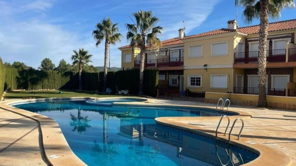 Casa en venta en Pinoso, Alicante.