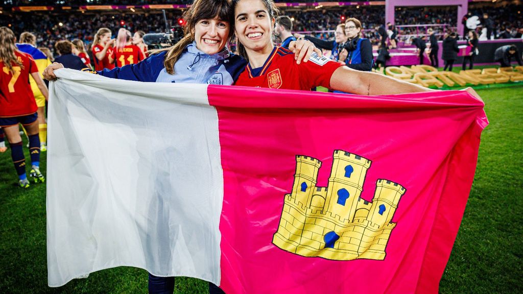 Blanca Romero junto a Alba Redondo.