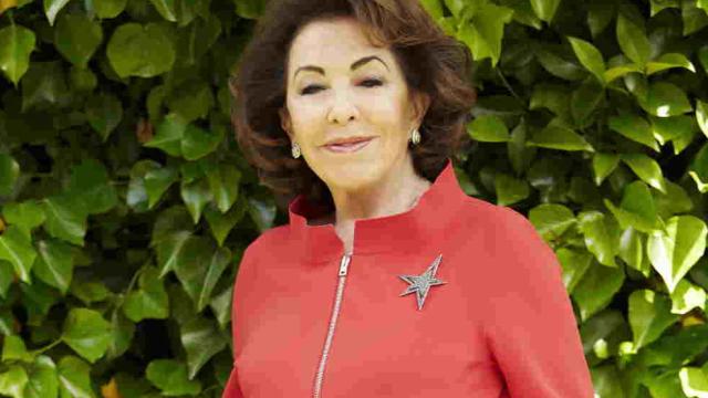 Carmen Navarro en su clínica.