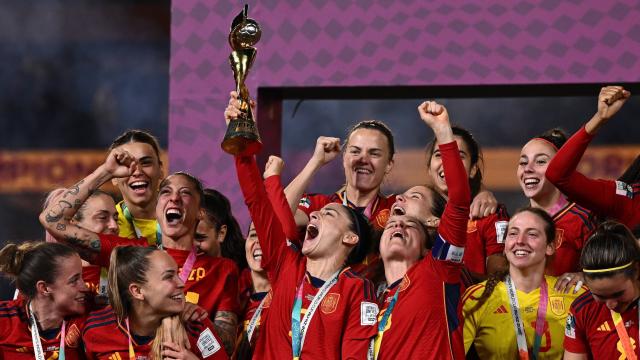 Las jugadoras españolas levantan