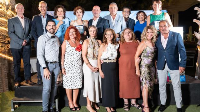 Varios de los asistentes al acto del Colegio de Enfermería.