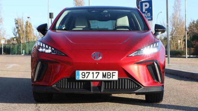 El MG 4 es un coche 100% eléctrico de tamaño medio.