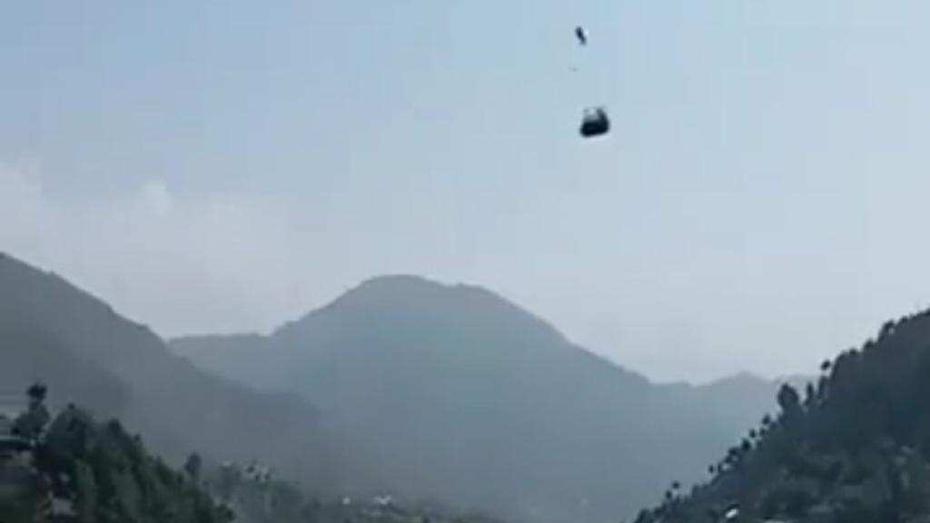 El teleférico en el que se han quedado atrapadas 8 personas.