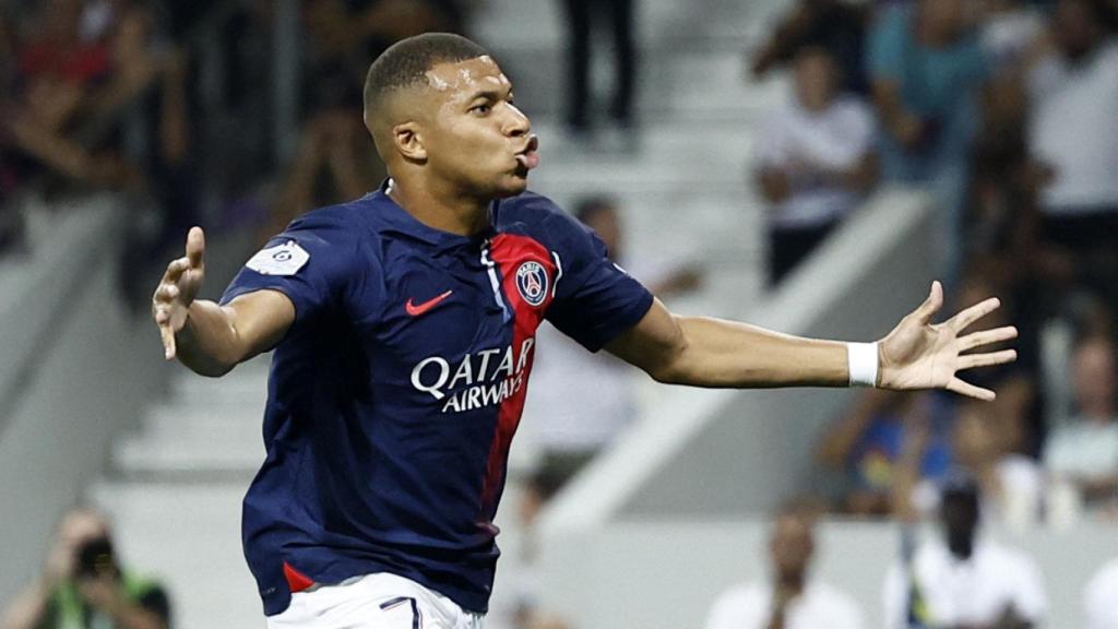 Mbappé celebra un gol con el PSG
