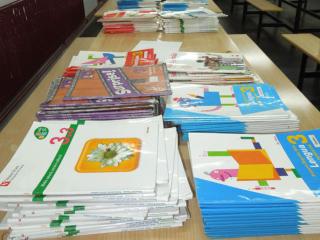 Libros de texto en venta en librerías.