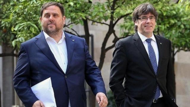Los líderes de ERC y Junts, Oriol Junqueras y Carles Puigdemont, juntos en su etapa al frente de la Generalitat.