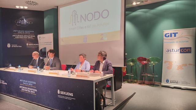 El consejero de Ciencia, Borja Sánchez, preside la presentación del Nodo IoT.