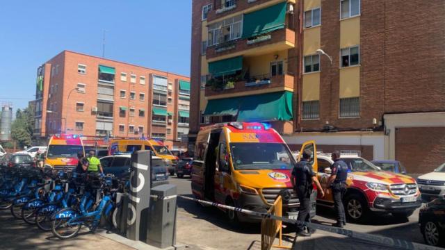 Una imagen de la Policía y los sanitarios en el lugar de los hechos