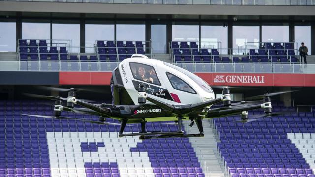 eHang 216