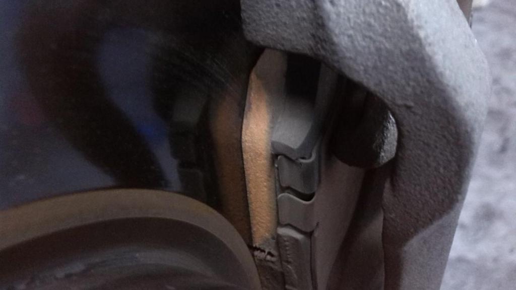 Ejemplo del estado de las pastillas de freno del coche eléctrico de Ricardo tras recorrer con él más de 400.000 kilómetros