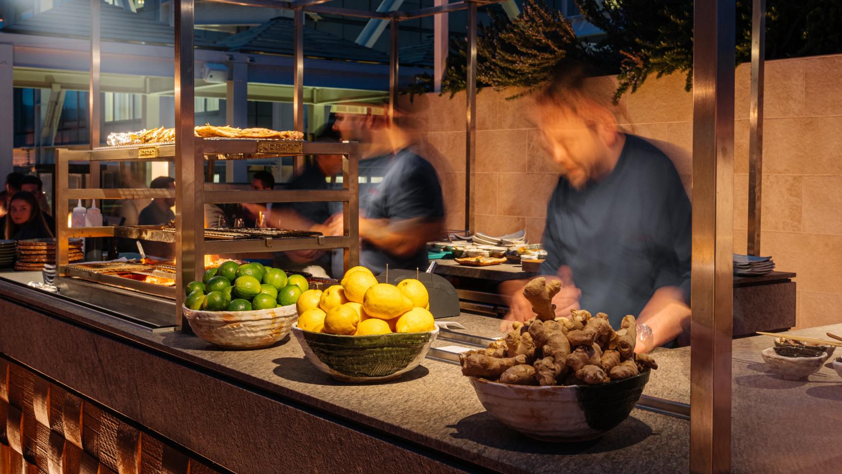 La cocina del restaurante efímero del Hotel Arts Barcelona.