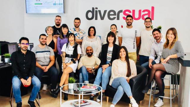 El equipo de Diversual.