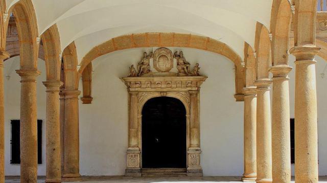 Interior del hospital de Tavera, en Toledo.