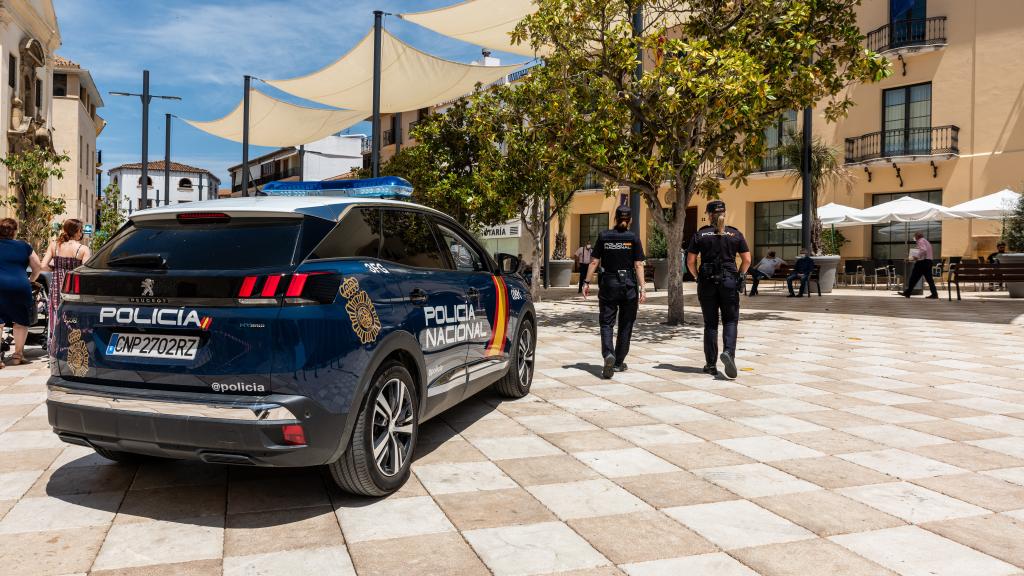 Agentes de la Policía Nacional en Vélez Málaga.
