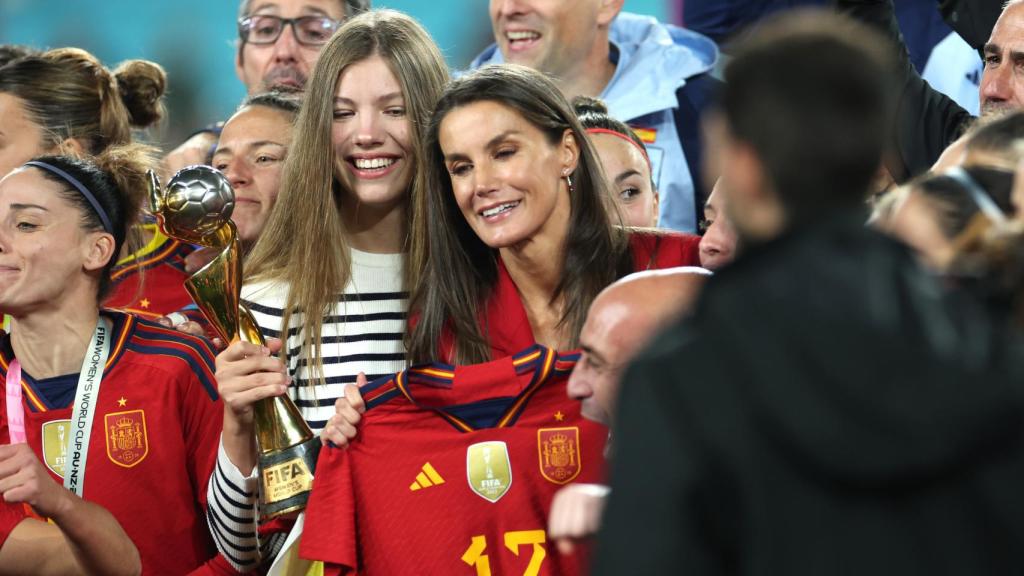 La infanta Sofía y la reina Letizia.